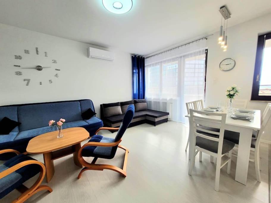 קרקוב Apartment Sophie 3 Rooms, 2 Bathrooms, 8 Persons מראה חיצוני תמונה