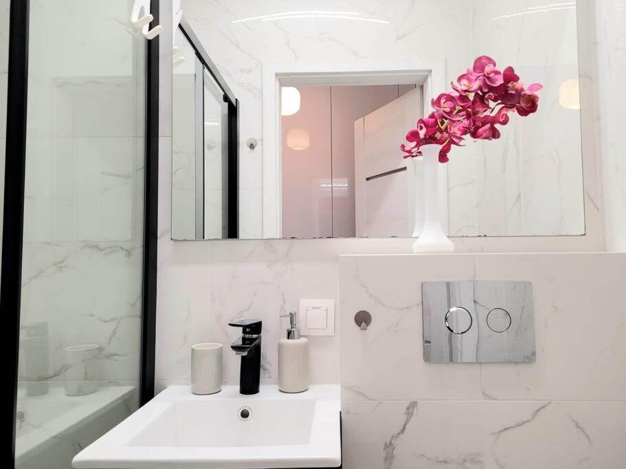 קרקוב Apartment Sophie 3 Rooms, 2 Bathrooms, 8 Persons מראה חיצוני תמונה