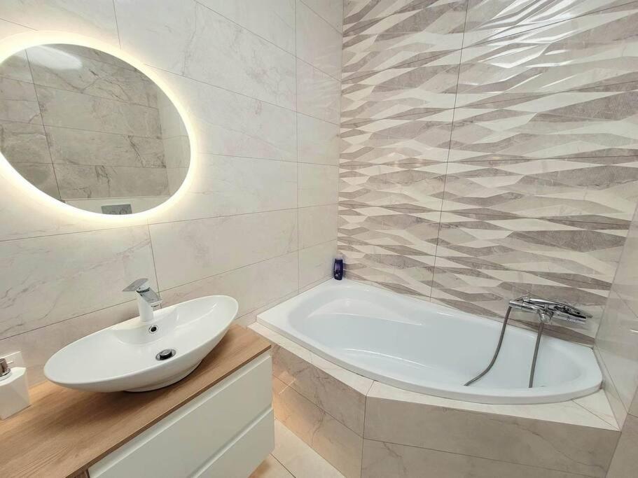 קרקוב Apartment Sophie 3 Rooms, 2 Bathrooms, 8 Persons מראה חיצוני תמונה
