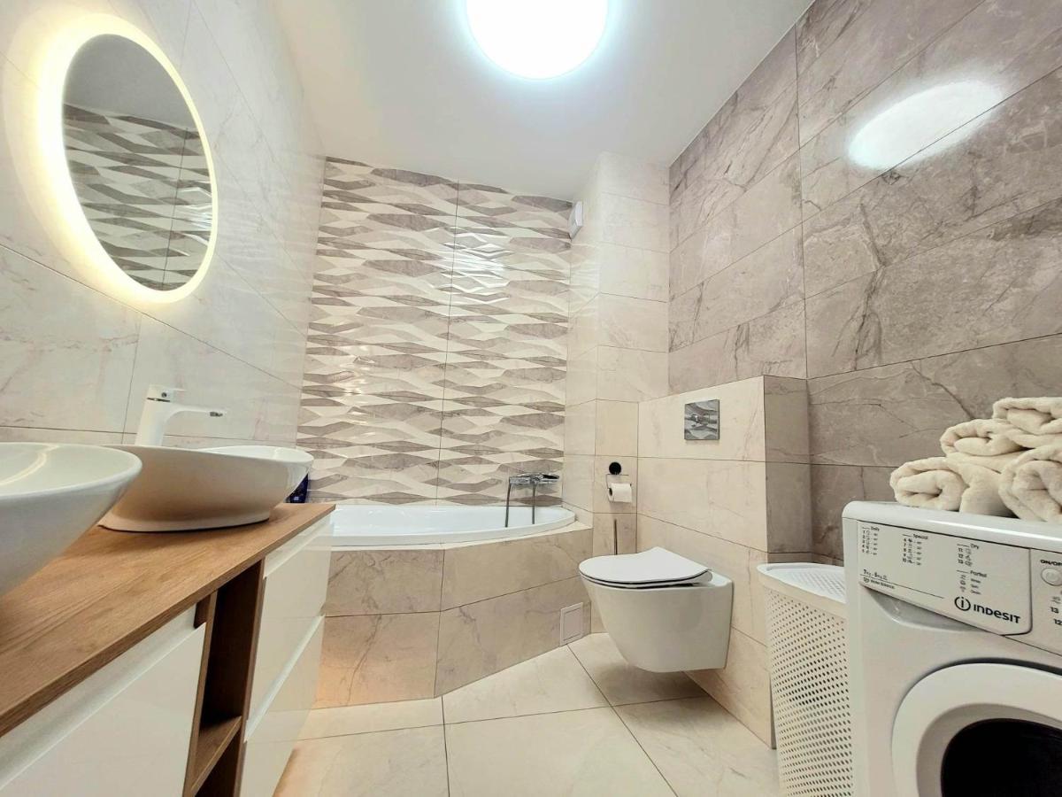 קרקוב Apartment Sophie 3 Rooms, 2 Bathrooms, 8 Persons מראה חיצוני תמונה
